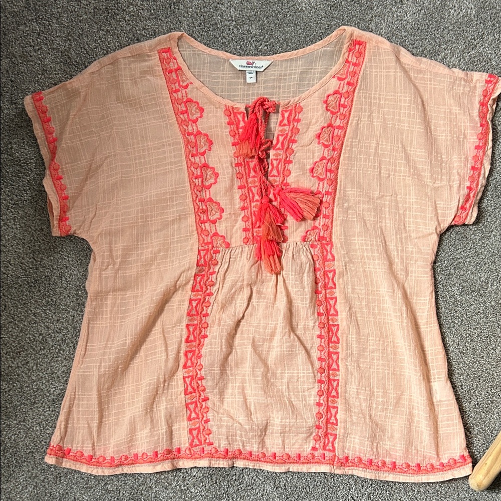 Vineyard Vines Coral Split Neck Tassel Short Sleeve Top - Small